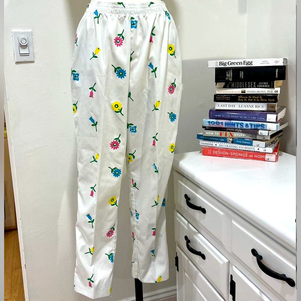 Petites Sanibel Sport Vintage Retro70s High Waisted Floral Print Pants White